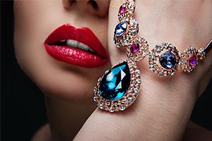 What Kind Of Jewelry Suits Your Pers...